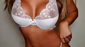 Culona y Tetona Briana Banderas Tries Lingerie and Poses Seductively