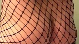 Real wife emma shakes her thick ass and masturbates