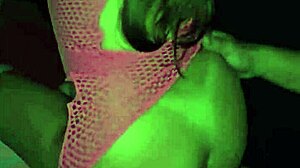 putas casadas enjoy a hung guy at the glory hole party