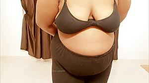 Hyderabad pakistani cleaning lady with big boobs and tits