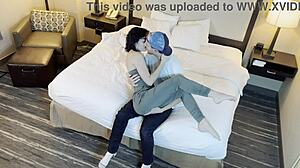 Tattooed beauty shares intimate kisses with petite partner