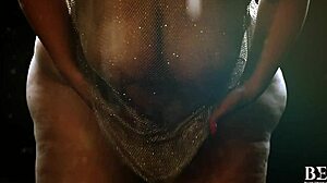 mistress delicious - the sexy striptease