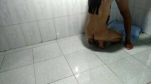 Vietnamese Delivery Guy Enjoys Horny Landlady's Wet Pussy