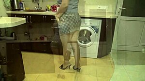 big butts no panties flashing in hotel