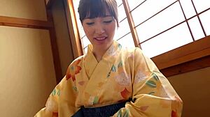 Bashful Kokomi Asato reveals all in hot springs