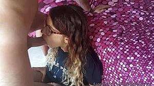 Friki cachonda PIDE que le FOLLE la boca hasta CORRERME