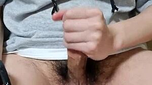 Korslaveman uses pumping toy for urethra widening