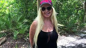 Kelley Cabbana plays with her pussy in the park!