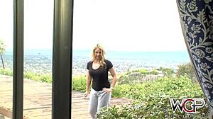 Juicy booty blonde enjoys a fun encounter