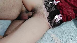 amateur milf receives cum on hairy pussy in homemade video