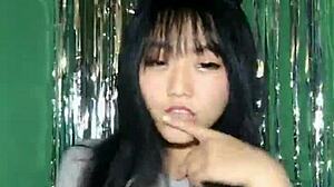 damn, watching this sexy korean chick dance hot on livestream