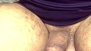 वाह काली सौतेली बेटी गोरे सौतेले पापा का लंड दूध निचोड़ती