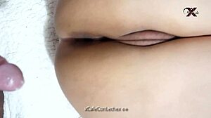 le follo el culo a mi madrastra y se viene encima de mi verga por el culo para que mi pap� no se entere