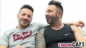 locuragay john brachalli folla duro con martin mazza en el sofa