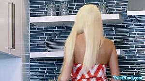 Summer Brielle Bigtit Babe Receives Cumshot After Muff Diving