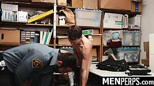 Gay Guard Seduces Straight Suspect In Security Room - Menperps
