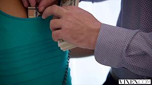 Vixen keisha grey shares giant cock with friend