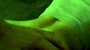 सौतेले भाई-बहन डिज्नी मूवी नाइट में चुपके से जंगली चुदाई