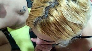 Meu Namorado Tarado Faz Eu e Meu Amigo Gay Chupar Ele