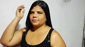 Extraño Ayuda y Aconseja Antes de Darme una Fuerte Cogida en Mi Coño Delicioso