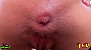 Paola Gurgel Aprontando Na Polpa Do Barco Na Represa Guarapiranga - Samuray Farias