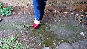 Fat Milf Pissing Outdoors in Jeans for Amateur Fetish