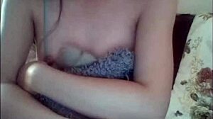 Beautiful Vietnamese Teen Spreads Her Pink Pussy On Webcam!