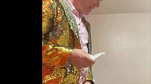 mchenry cruiser gets blowjob during standup comedy