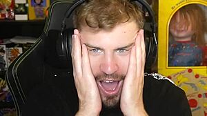 Exploring the Unfinished FNAF Game in the Garage Setting