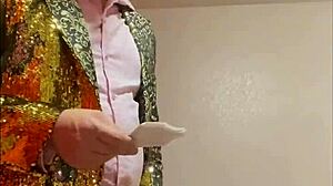 mchenry cruiser gets blowjob during standup comedy