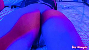 Que Rico Cuando Papi Me Reacomoda Mis Ovarios Pisandome Y Haciendome Venir A Chorros!