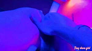 Que Rico Cuando Papi Me Reacomoda Mis Ovarios Pisandome Y Haciendome Venir A Chorros!