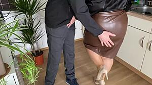 Mature milf mother-in-law bends over, puts hairy beaver under glass for wet urine