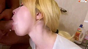 Yo, stepsister surprised in toilet with deep blowjob