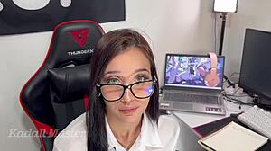 Aluna da facul chupa o professor pra passar direitinho