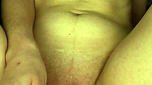 Masturbating Pussy Close-Up - Real Amateur Day 42