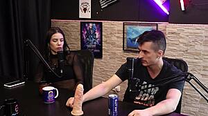 O Pedro Fala Da Playboy E Santa Caliente Quando A Negra Gostosa Se Assusta Com O Pau Do Negro Top Delícia - Dieni Gaúcha E Pedro Albuquerque