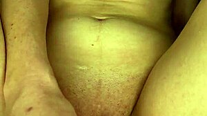 Masturbating Pussy Close-Up - Real Amateur Day 42