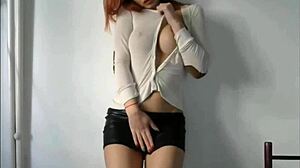 Hot redhead cam show with vibrator 😍