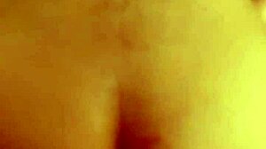 le gusta en cuatro y que se lo ponga hasta el fondo