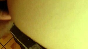 le gusta en cuatro y que se lo ponga hasta el fondo