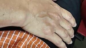 Flashing Mature MILF In Lima Streets