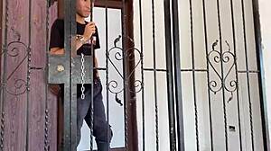 mi hermanastra vestida sexy, le ayudo con una follada dura.