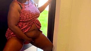 Nookiescookies squirt and masturbate to orgasm outdoors