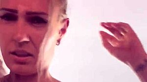 eu na academia fazendo cardio tirei a camiseta e fiquei de sutia tesao grande bucetinha molhadinha