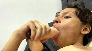 Llevo A Lavar Mi Carro Y Termino Follando Con La Señora Y Me Corro En Su Cara!