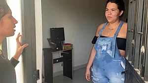 Llevo A Lavar Mi Carro Y Termino Follando Con La Señora Y Me Corro En Su Cara!