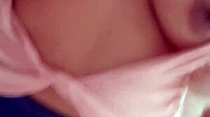 sexy morena se masturba su vagina peluda