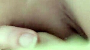 Mature turkish woman enjoys wet pussy dildo