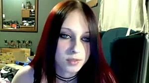 i watch miss liz vicious on cam with her dildo